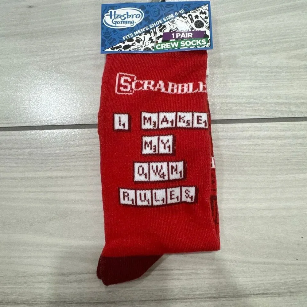 NWT Hasbro gaming men’s red scrabble tile “I make‎ my own rules” crew socks size